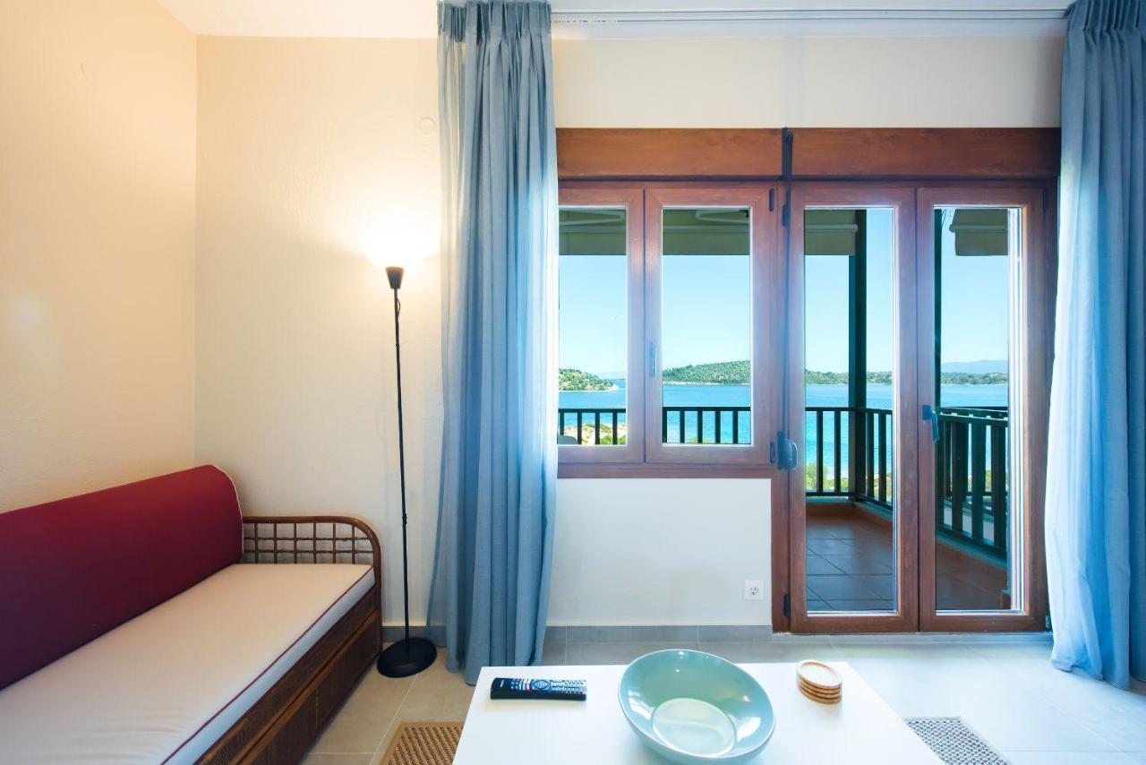 Nereus & Oceanus Beachfront Apartments, Lagonisi Beach #Feelslikehome Ormos Panagias Buitenkant foto