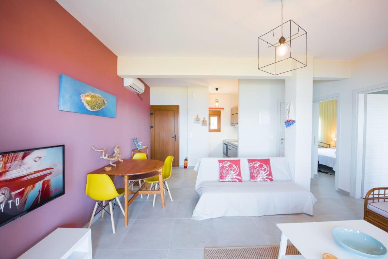 Nereus & Oceanus Beachfront Apartments, Lagonisi Beach #Feelslikehome Ormos Panagias Buitenkant foto