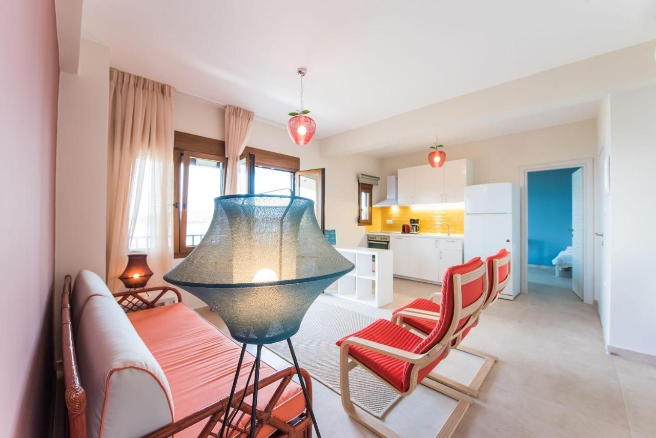 Nereus & Oceanus Beachfront Apartments, Lagonisi Beach #Feelslikehome Ormos Panagias Buitenkant foto