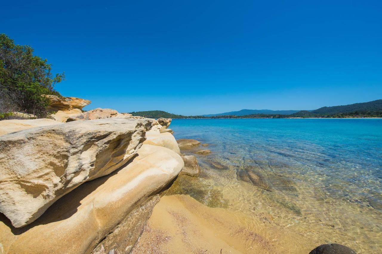 Nereus & Oceanus Beachfront Apartments, Lagonisi Beach #Feelslikehome Ormos Panagias Buitenkant foto